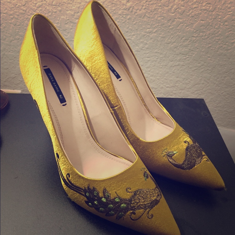 Zara gold satin peacock heels size 42/11, unworn